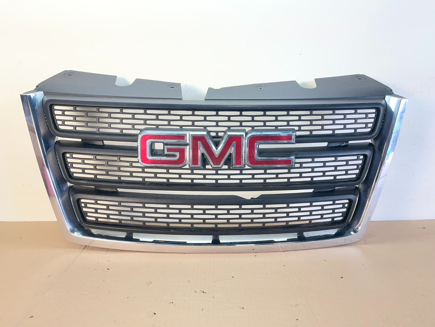 2010 to 2015 Gmc Terrain Front Upper Grill Grille AG7697 DG0