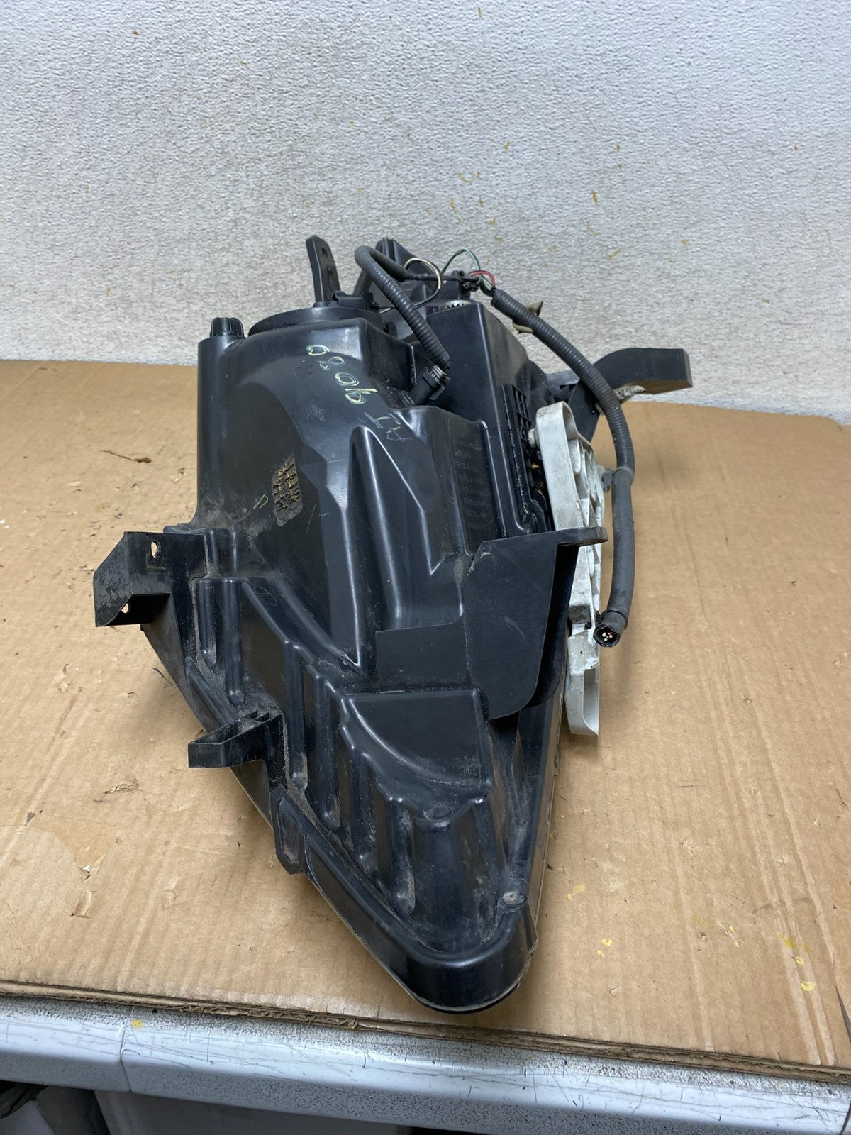 2013 to 2016 Nissan Pathfinder Right Passenger RH Side Headlight AI9080 DW8