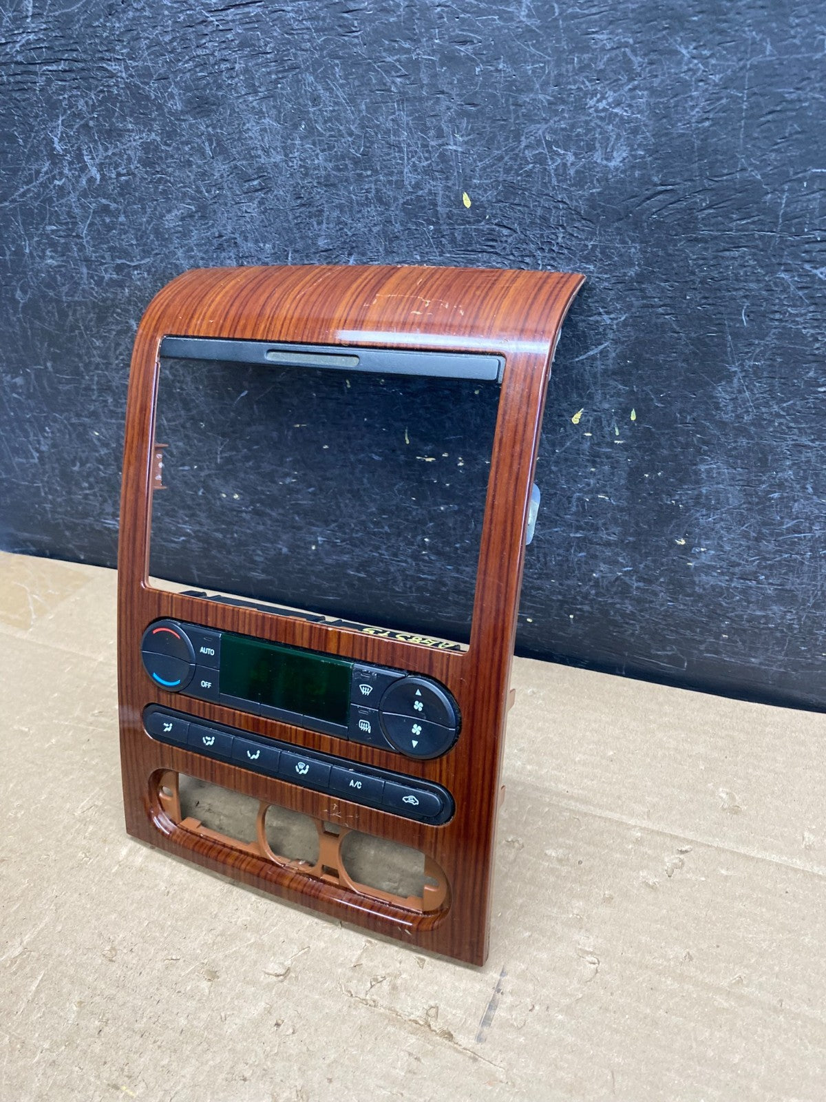 2004 to 2008 Ford F150 Radio Climate Dash Bezel Surround Black ag8375 DG1