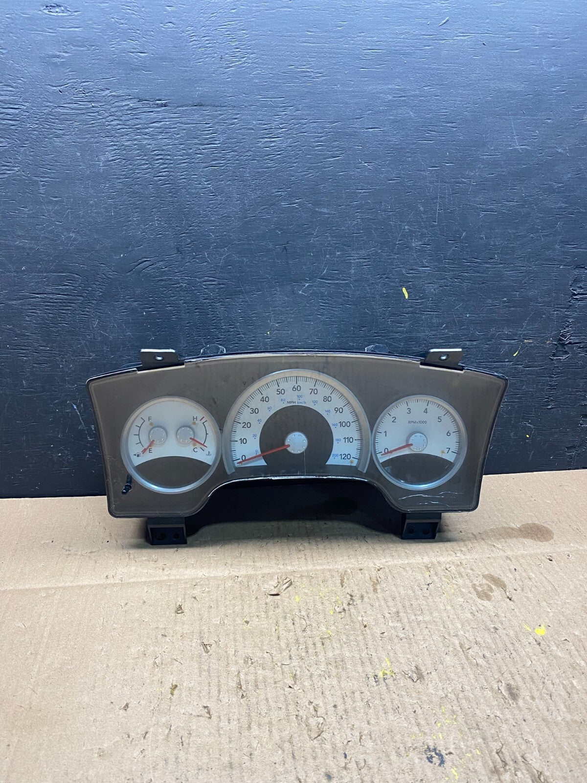 2005 Dodge Durango Speedometer Instrument Cluster Gauge M8017 PS0