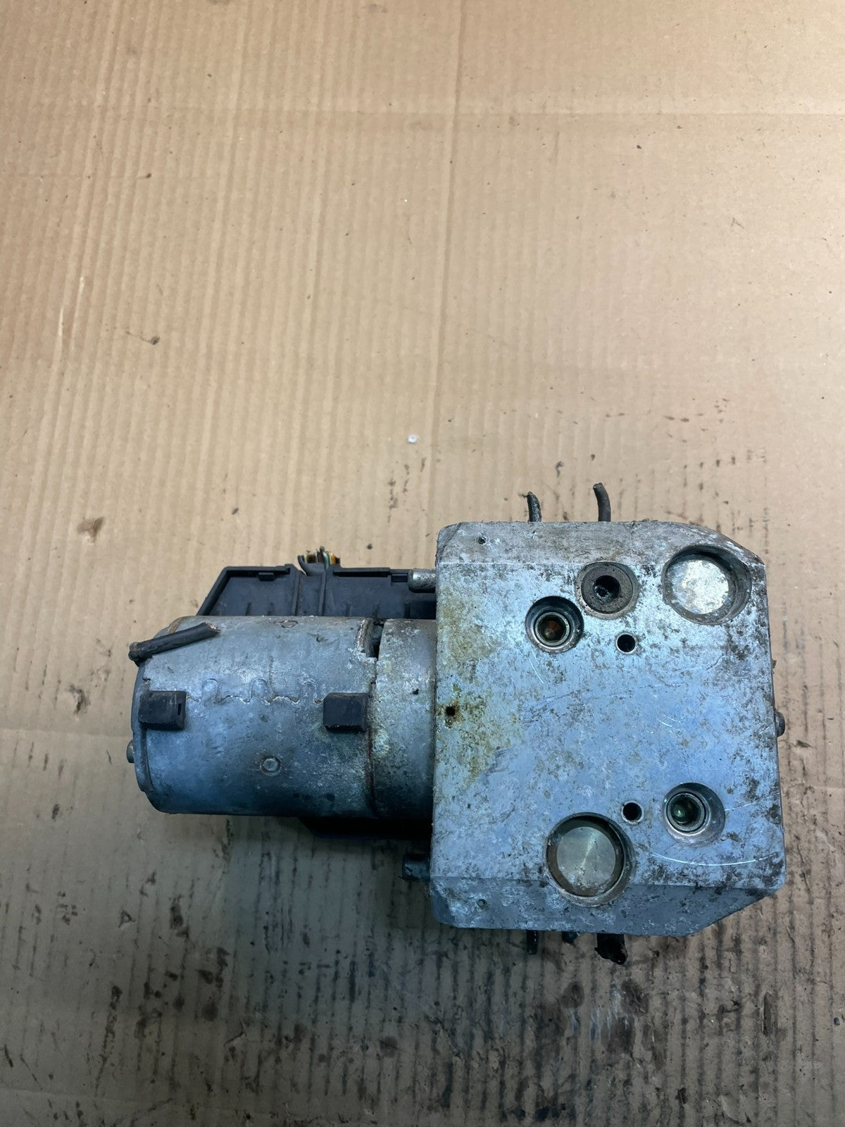1990 - 1995 Mercedes R129 500SL SL500 ABS Antilock Brake Pump Module X8608 DG5