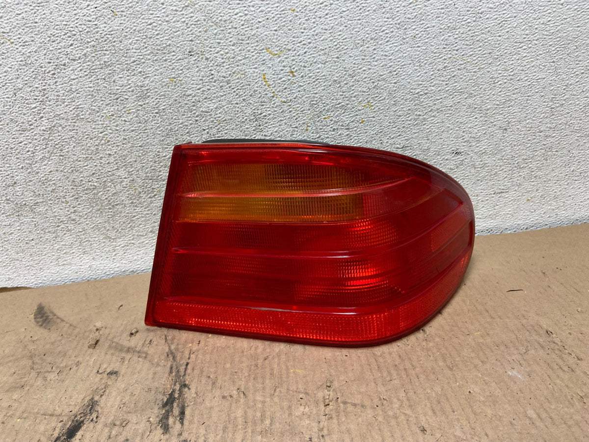 1996 - 1999 Mercedes-Benz E W210 E320 Right Passenger Tail Light AH2131 LK0