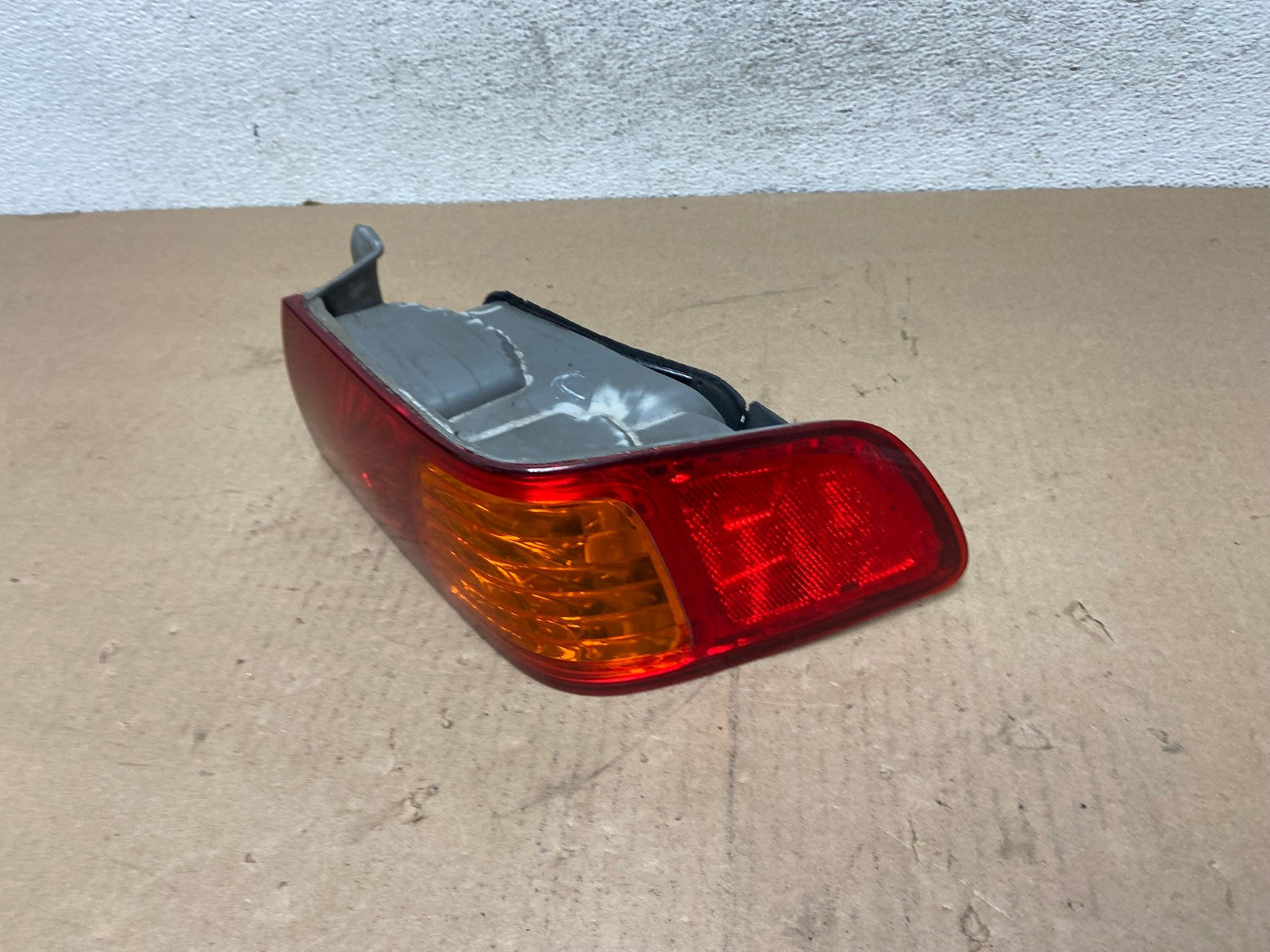 2000 to 2001 Toyota Camry Right Passenger Rh Tail Light AG4683 LK1