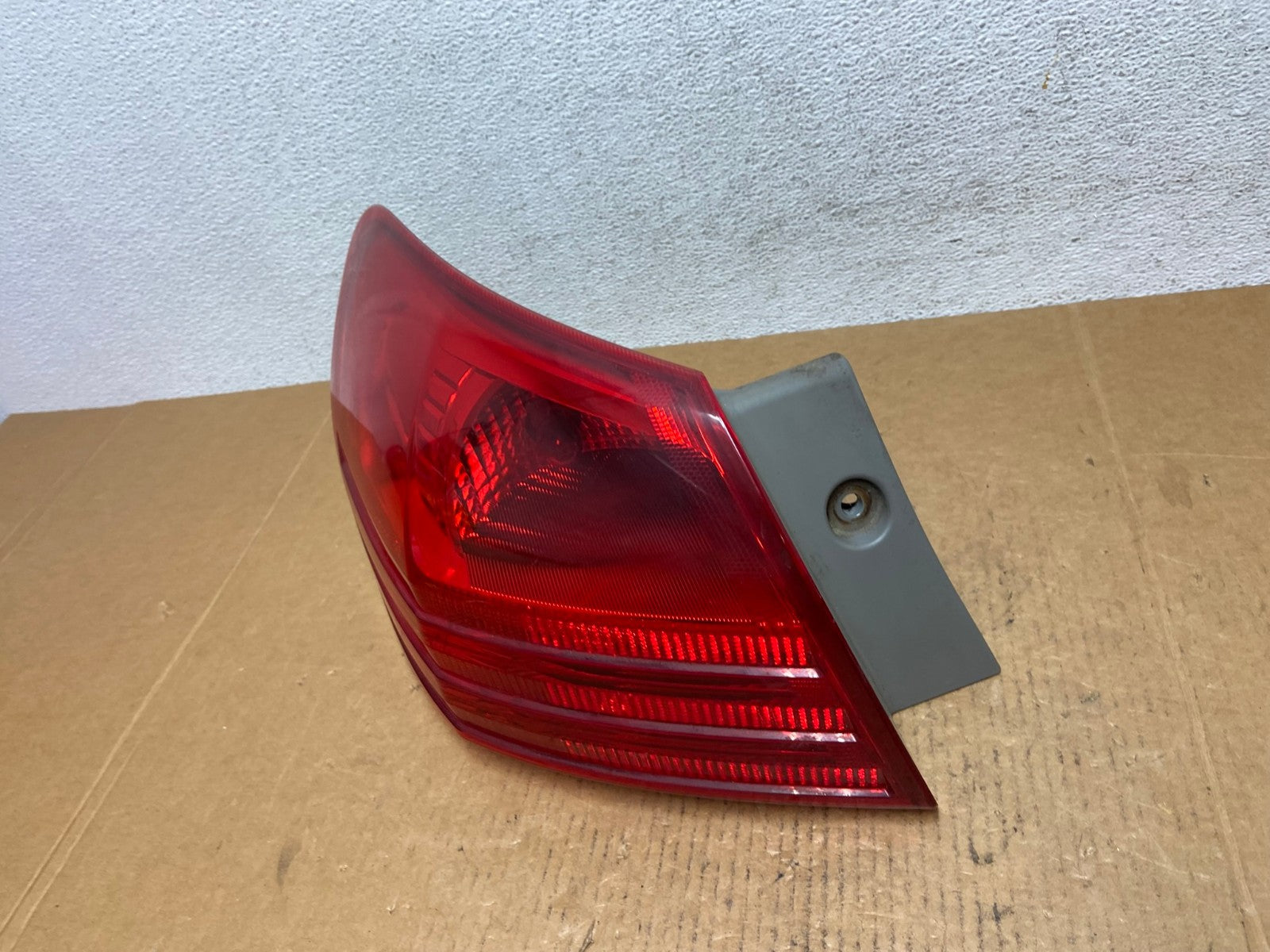 2008 to 2015 Nissan Rogue Left Driver Lh Side Tail Light AD9310 LK1