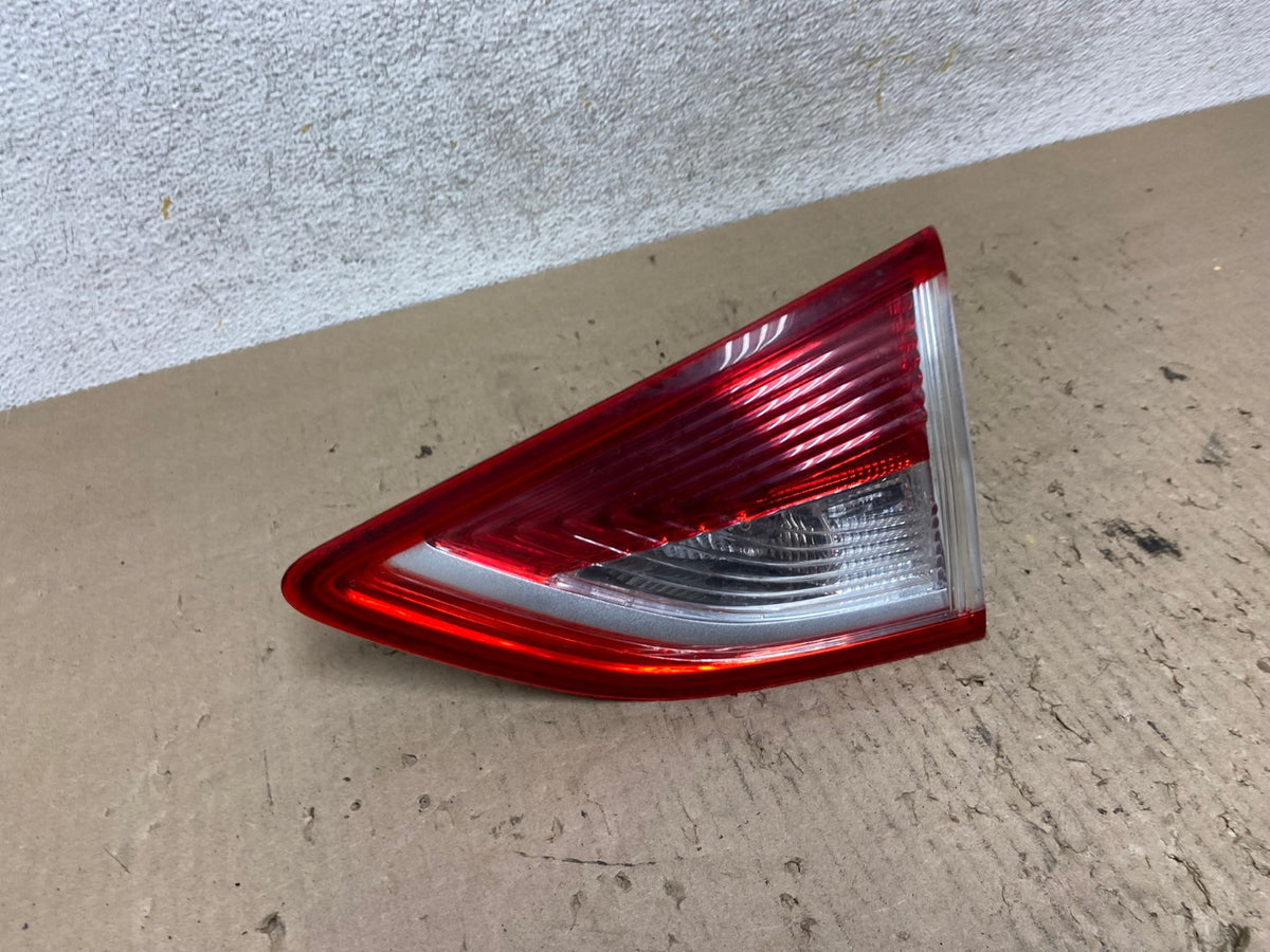 2013 to 2016 Ford Escape Right Passenger RH Side Inner Tail Light AI2539 LK2
