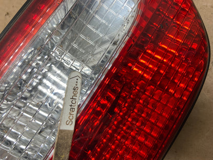 2001 - 2003 Toyota Sienna Right Passenger Rh Side Inner Tail Light AG4229 LK3