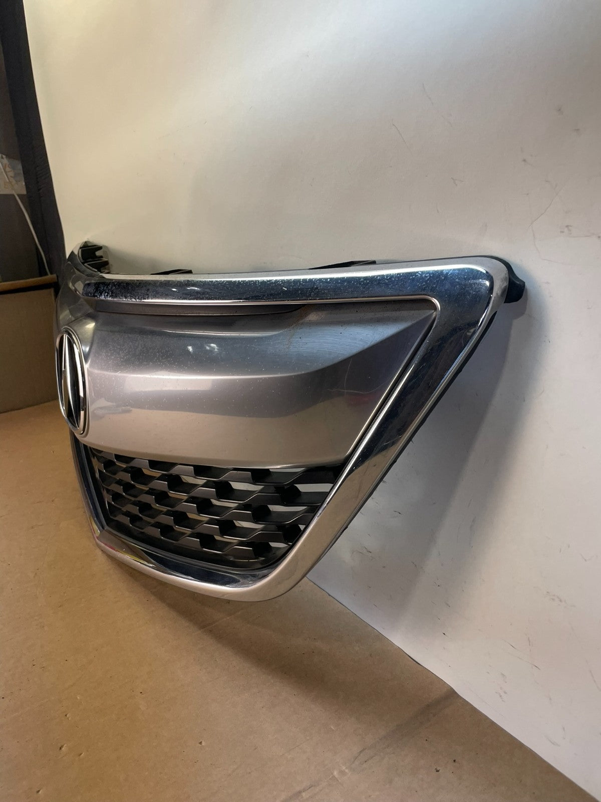 2014 2015 2016 Acura MDX Front Upper Grill Grille Emblem AJ2786 DG1