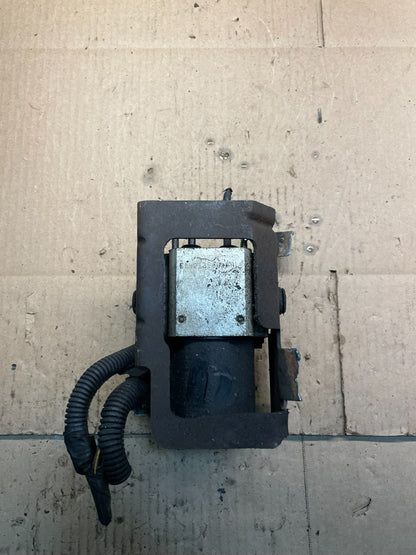 2004-07 Chevrolet Express ABS Pump Control OEM 13567136 Module v9085 DG2