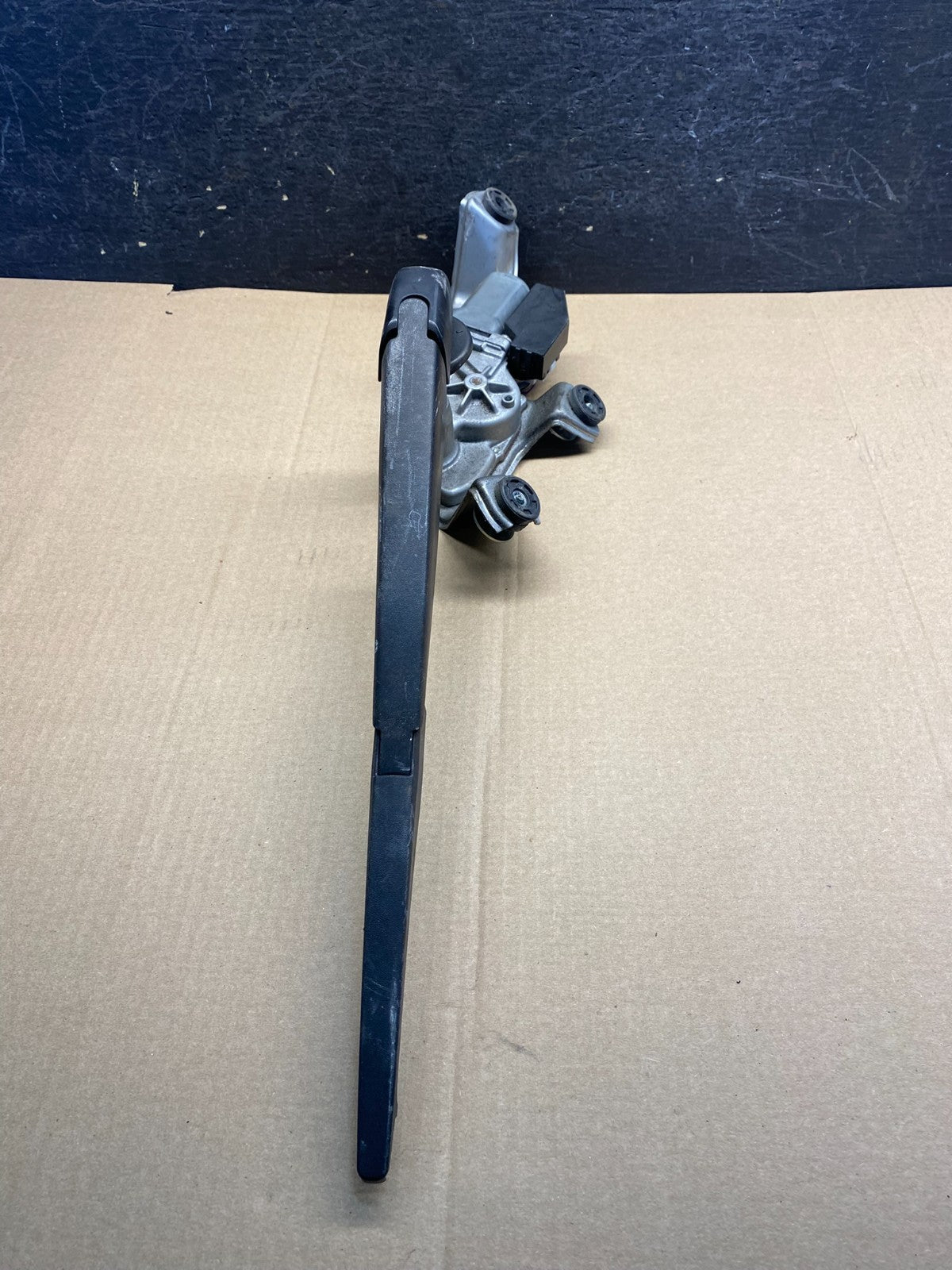 2012 to 2017 Toyota Prius V Rear Wiper Windshield Motor ah4669 DG2