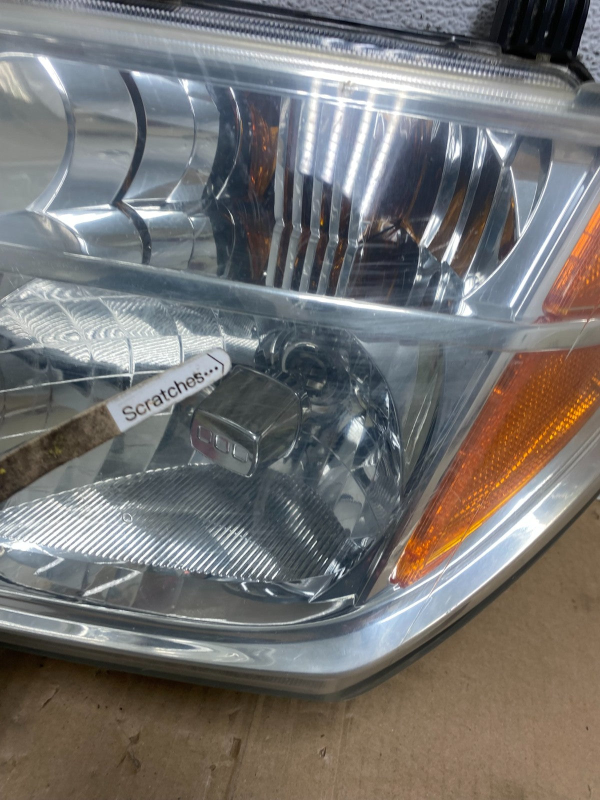 2005-2007 Nissan Pathfinder Halogen Headlight Left Driver LH AE9153 DW3