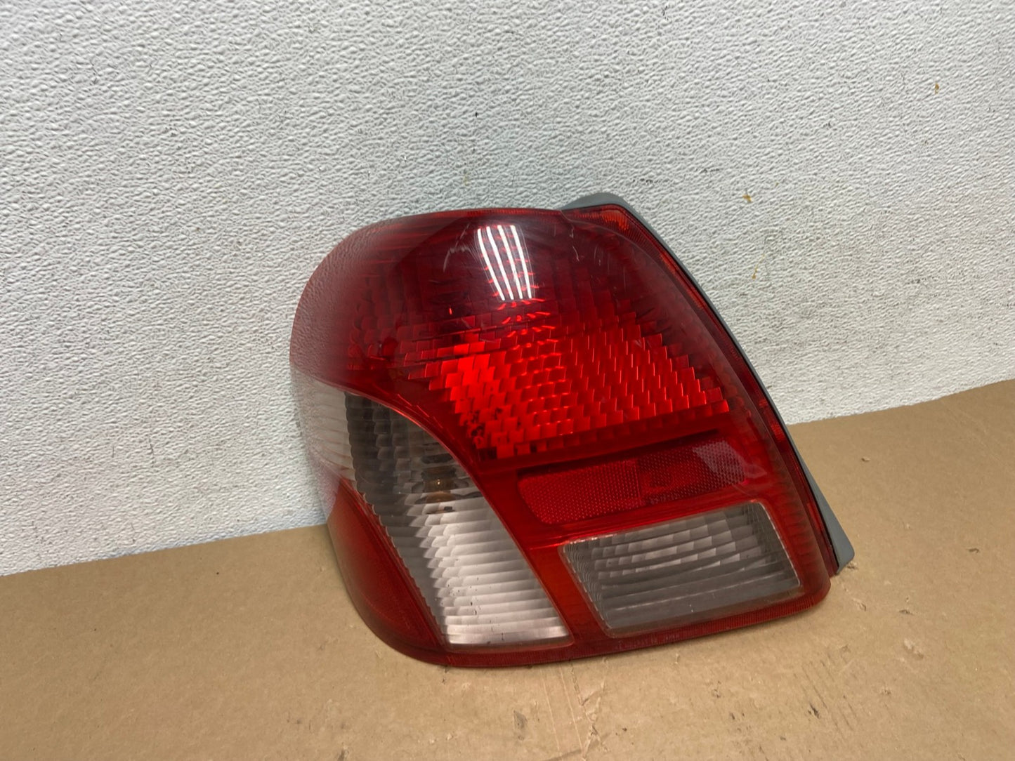 2000 to 2002 Toyota Echo Left Driver LH Side Tail Light AD7902 LK0