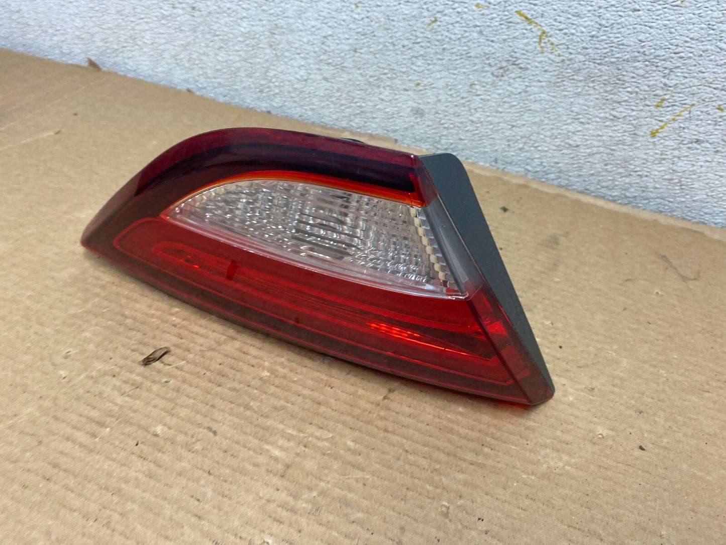 2015 to 2017 Chrysler 200 Sedan Left Driver Side Inner Tail Light Oem N9413 DW1
