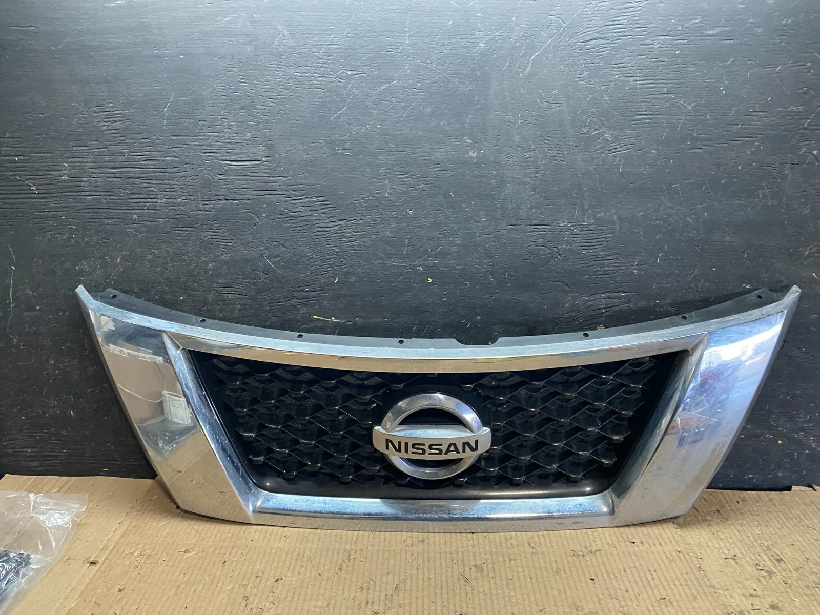 2013-2016 Pathfinder  Front Upper Chrome Grill Grille OEM W6130 DG0