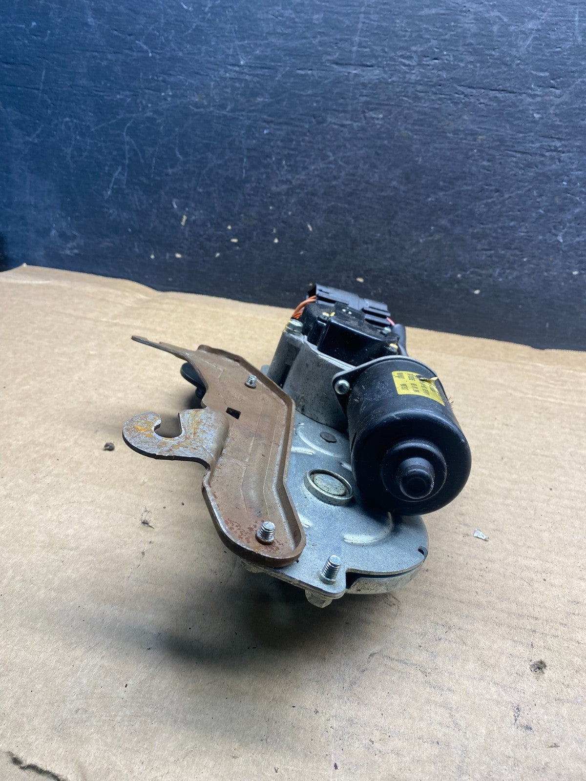 2007 to 2009 Chrysler Aspen Dodge Durango Liftgate Motor AH49463