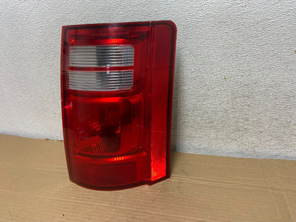 2008 2009 2010 Dodge Grand Caravan Right Passenger Rh Tail Light AG8892 DW2