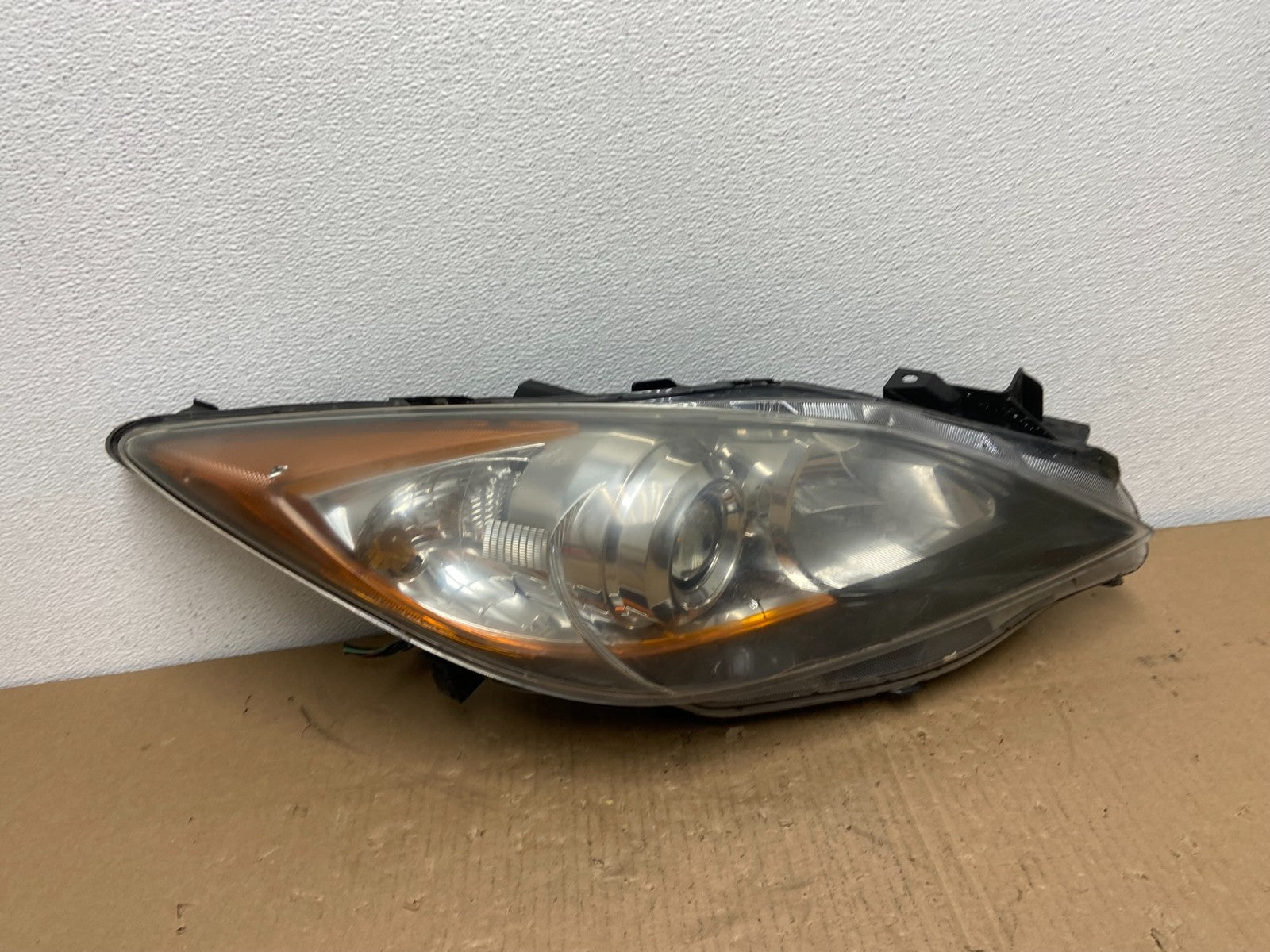 2010 - 2013 Mazda 3 Halogen Right Passenger Rh Side Headlight AB6588 DW0