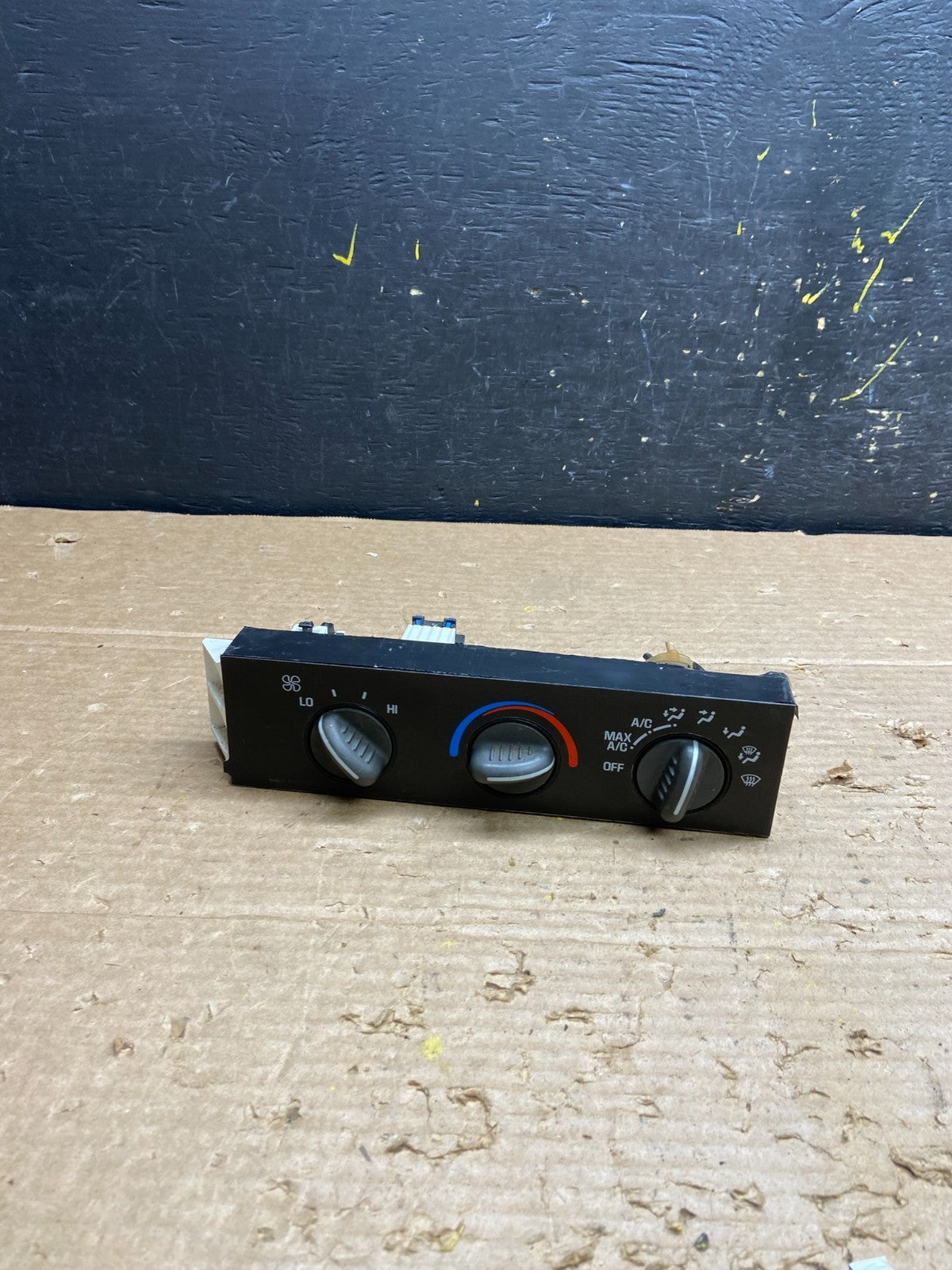 2001 - 2007 GMC Chevrolet Express 1500 Climate Control A/C W2046 DG0