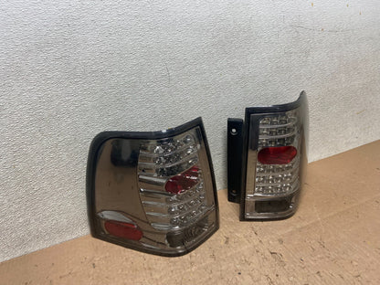 2007 - 2012 Ford Expedition Left + Right  Side Set Tail lights Y4985 PS2