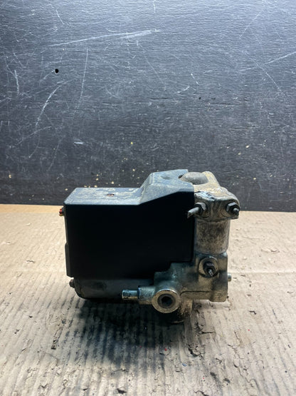 1986 - 1991 Mercedes 300SEL 300SE ABS Anti Lock Brake Pump Module U9126 DG1