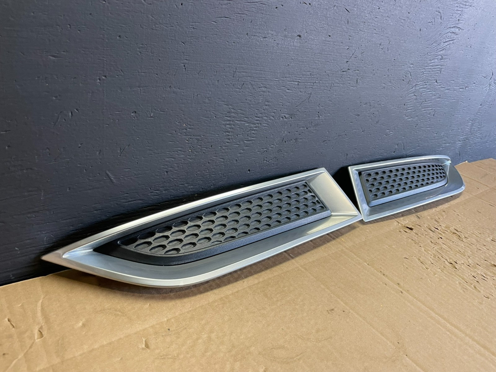 2013 to 2016 GMC Acadia Front Bumper Left+Right Set Grille Cover AB3243 DG1
