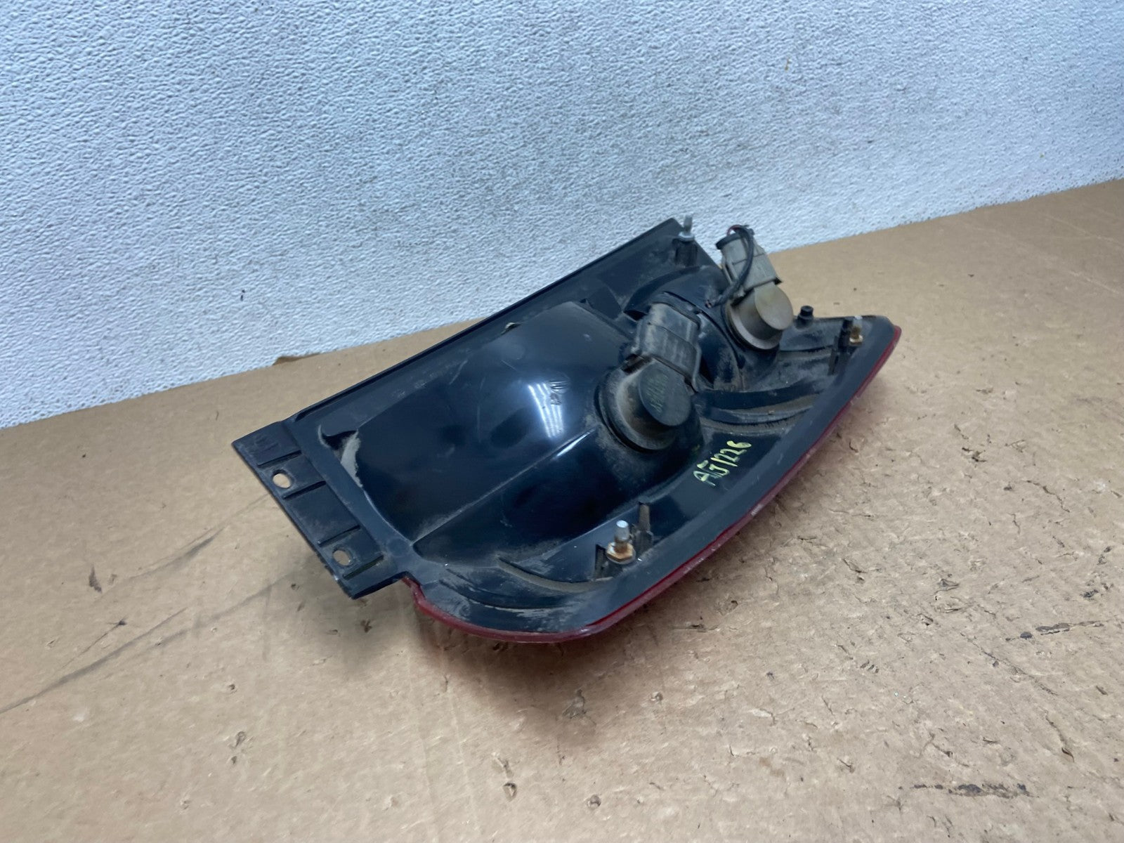 1997 to 2002 Ford Expedition Right Passenger RH Tail light AG1226 LK4