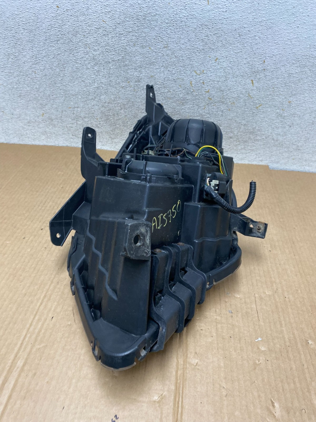 2010 - 2015 Chevrolet Equinox Halogen Headlight Right Passenger Side AI5750 DW8