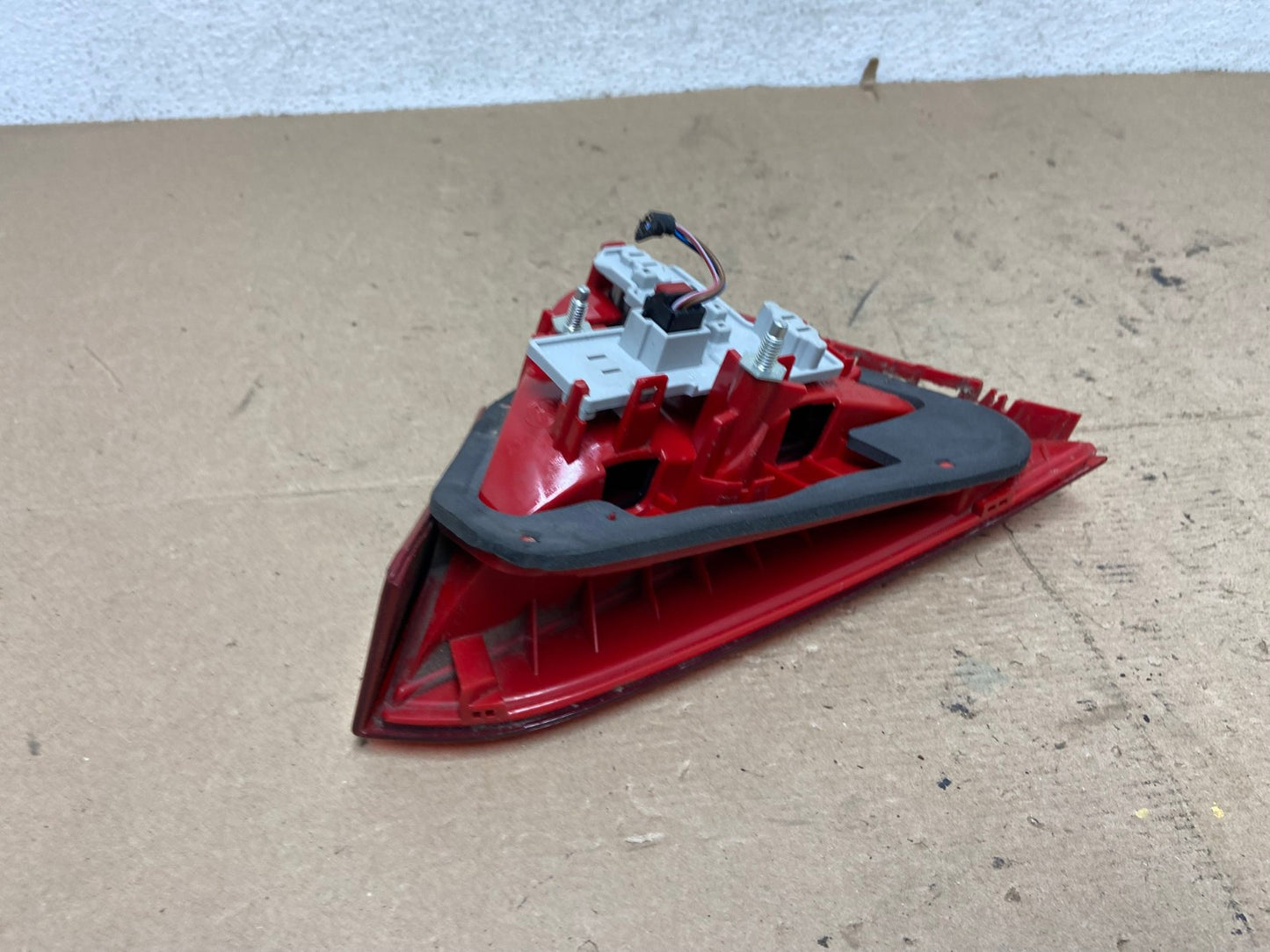 2012 to 2015 Volkswagen Passat Right Passenger Tail light inner AF5052 LK3
