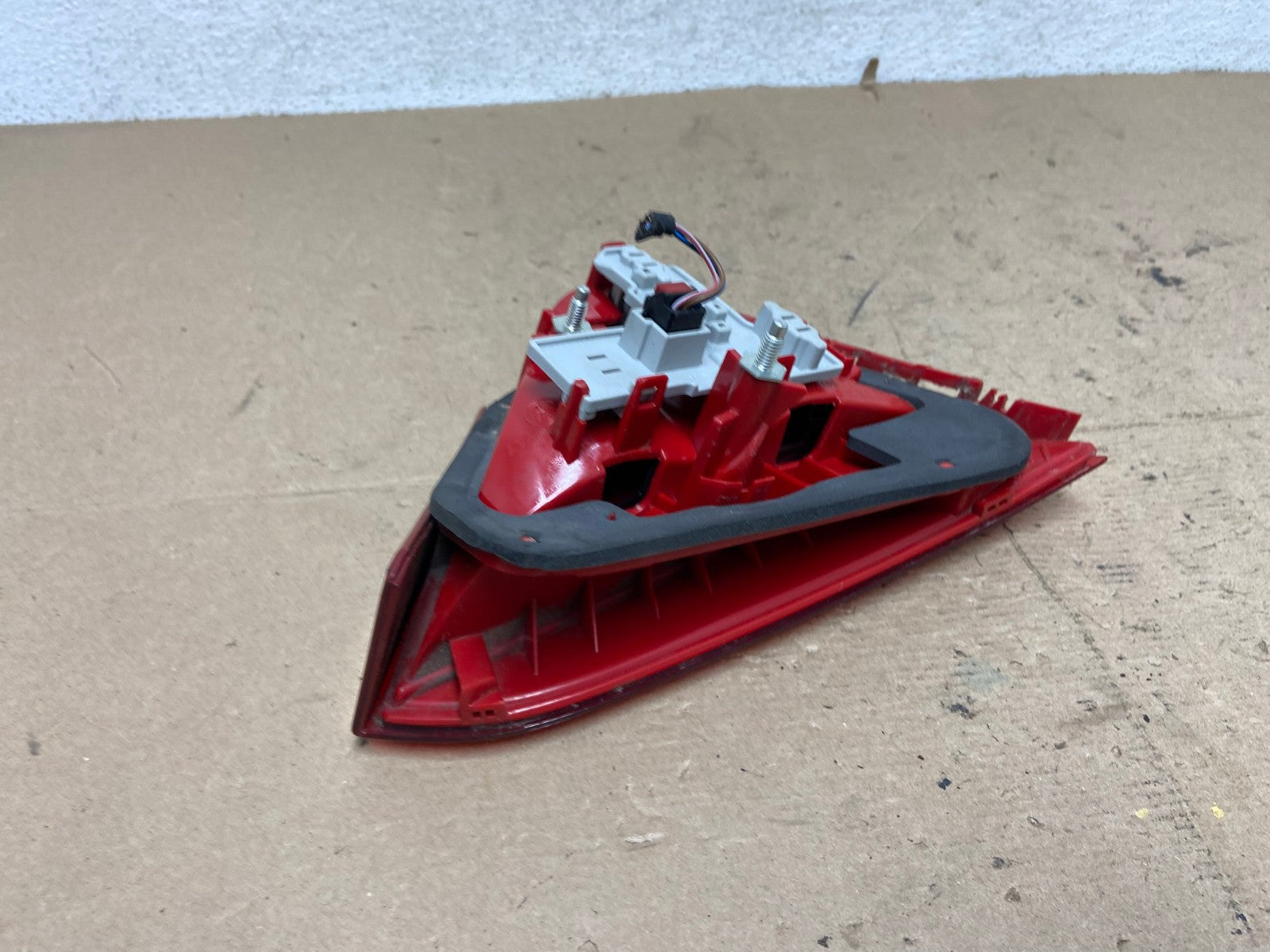 2012 to 2015 Volkswagen Passat Right Passenger Tail light inner AF5052 LK3