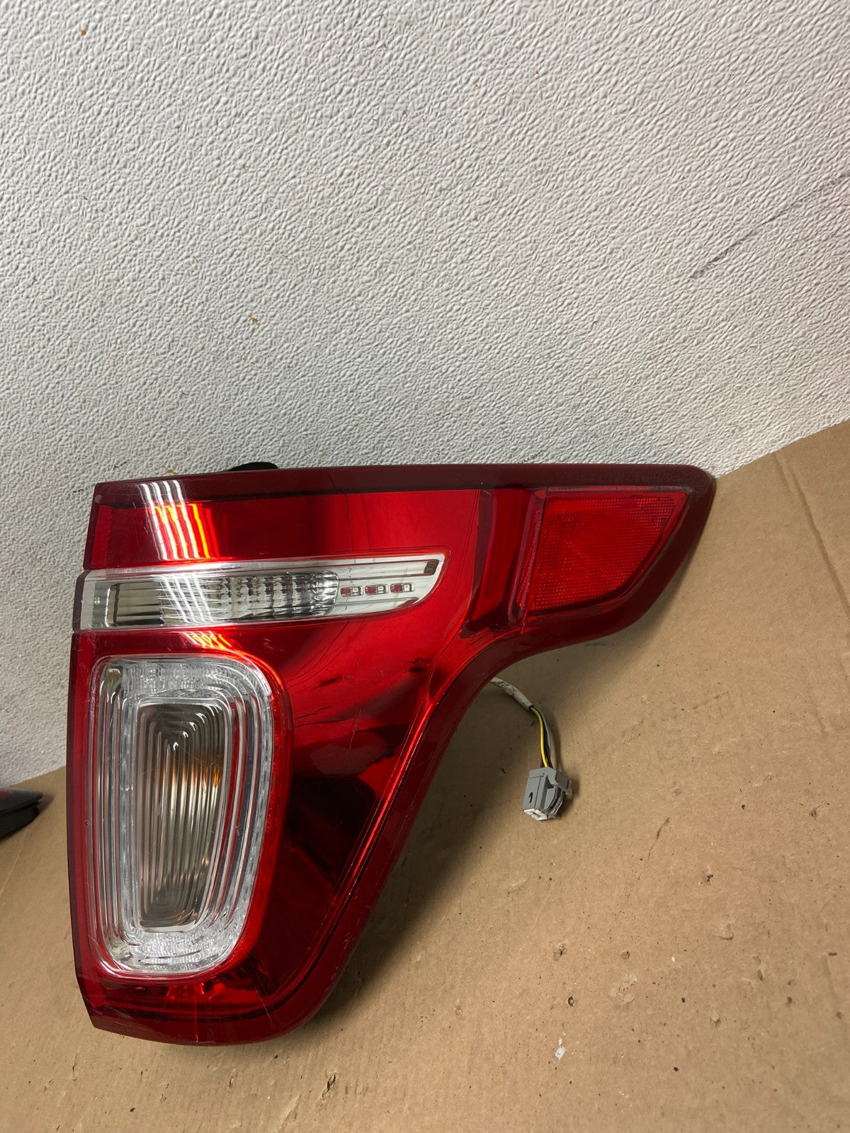 2011-2015 Ford Explorer Police Package Right Passenger Side Tail light AD6495 DW2