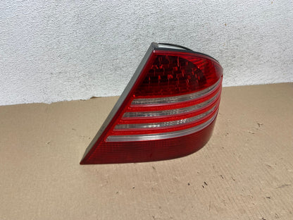 2003 to 2006 Mercedes-Benz S-Class Tail Light Right Passenger Side AG6886 LK2