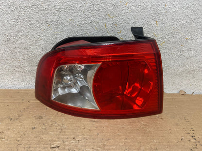 2003-2006 Kia Optima Left Driver LH Side Tail Light AH9233 LK0