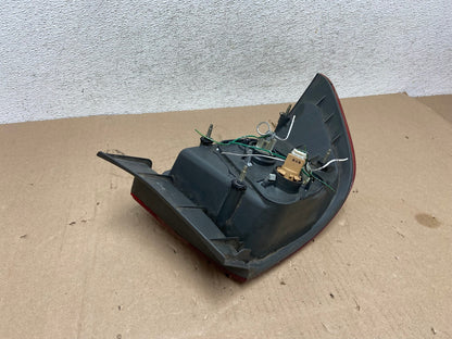 2000 2001 Lexus ES300 Outer Right Passenger RH Side Tail Light AG6674 LK4