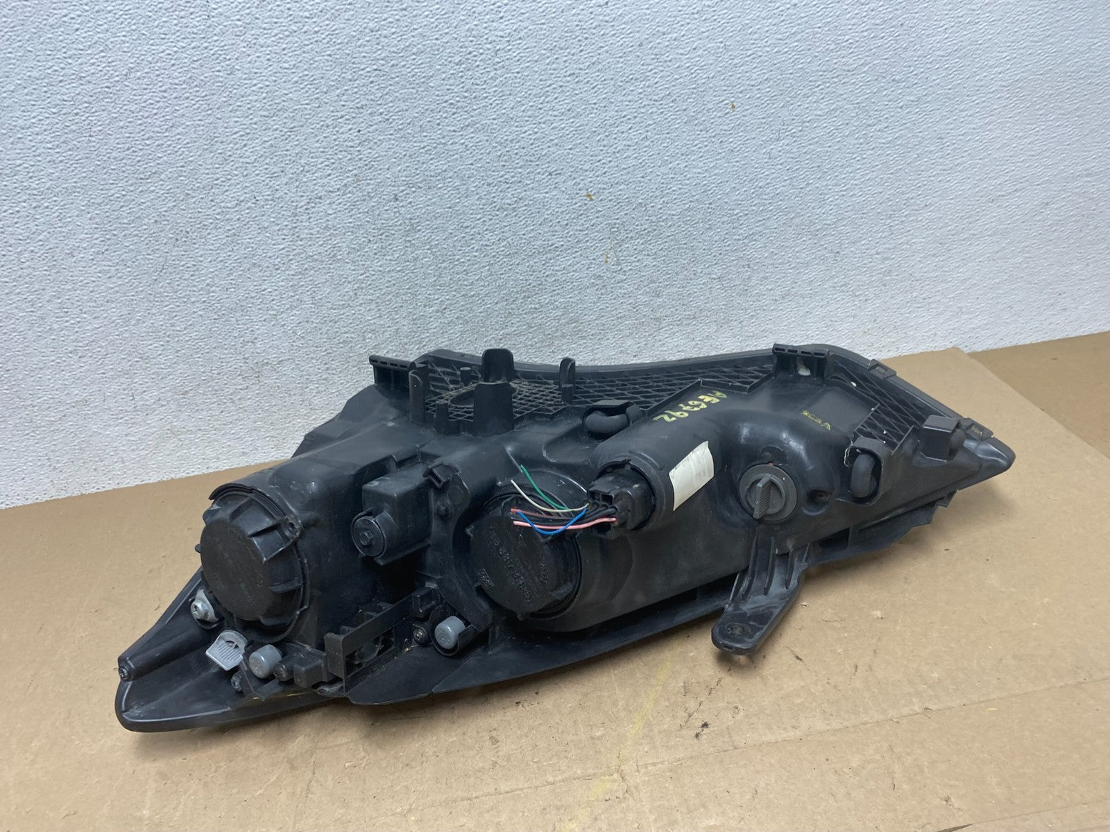 2013 - 2016 Hyundai Genesis Coupe Right Passenger Halogen Headlight OE AE6792 DG5