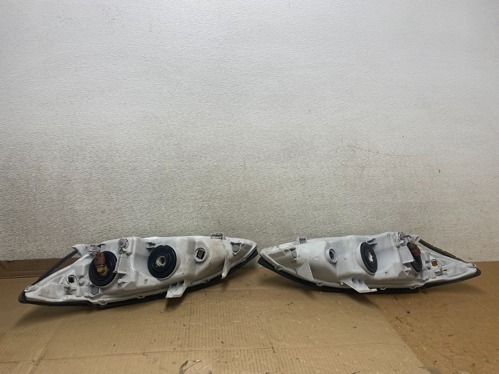 2005 to 2006 Toyota Camry Left+Right Side Set Halogen Headlights U2884 DW10