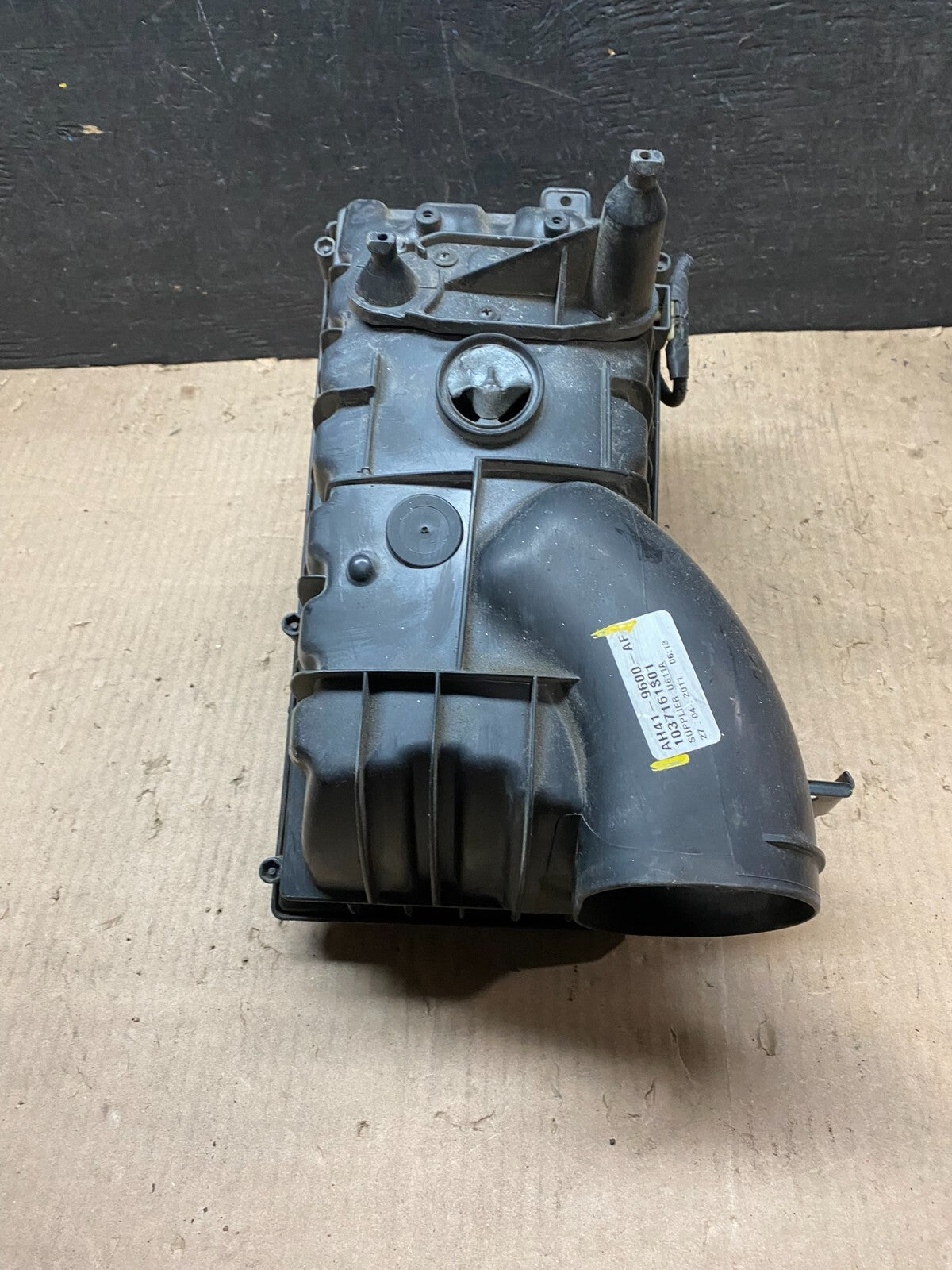 2010-2013 Land Range Rover OEM 5.0L Left Driver LH Air Filter Cleaner Box J06544