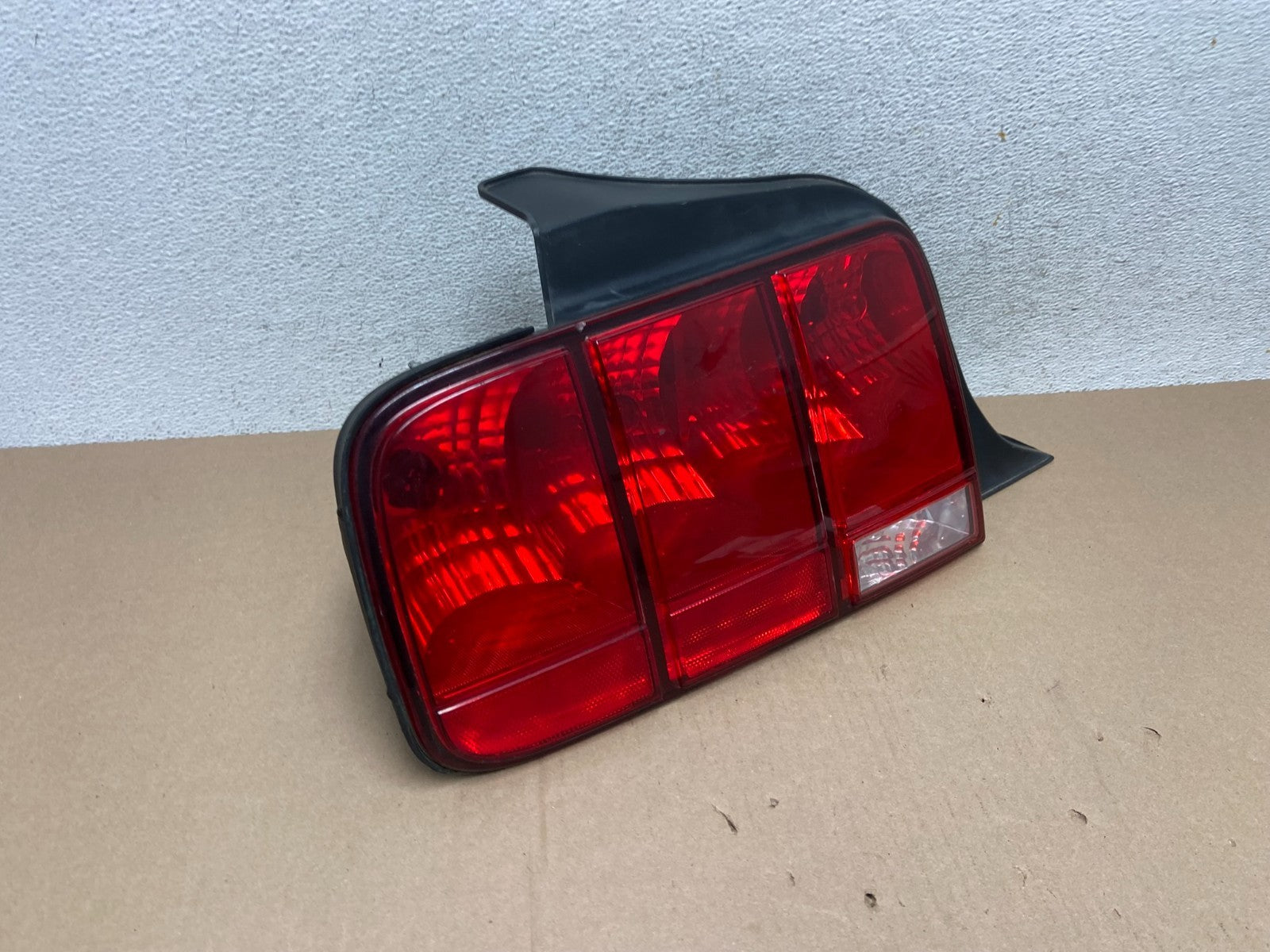 2005 - 2009 Ford Mustang Left Driver Lh Side Tail Light AG6613 DW2