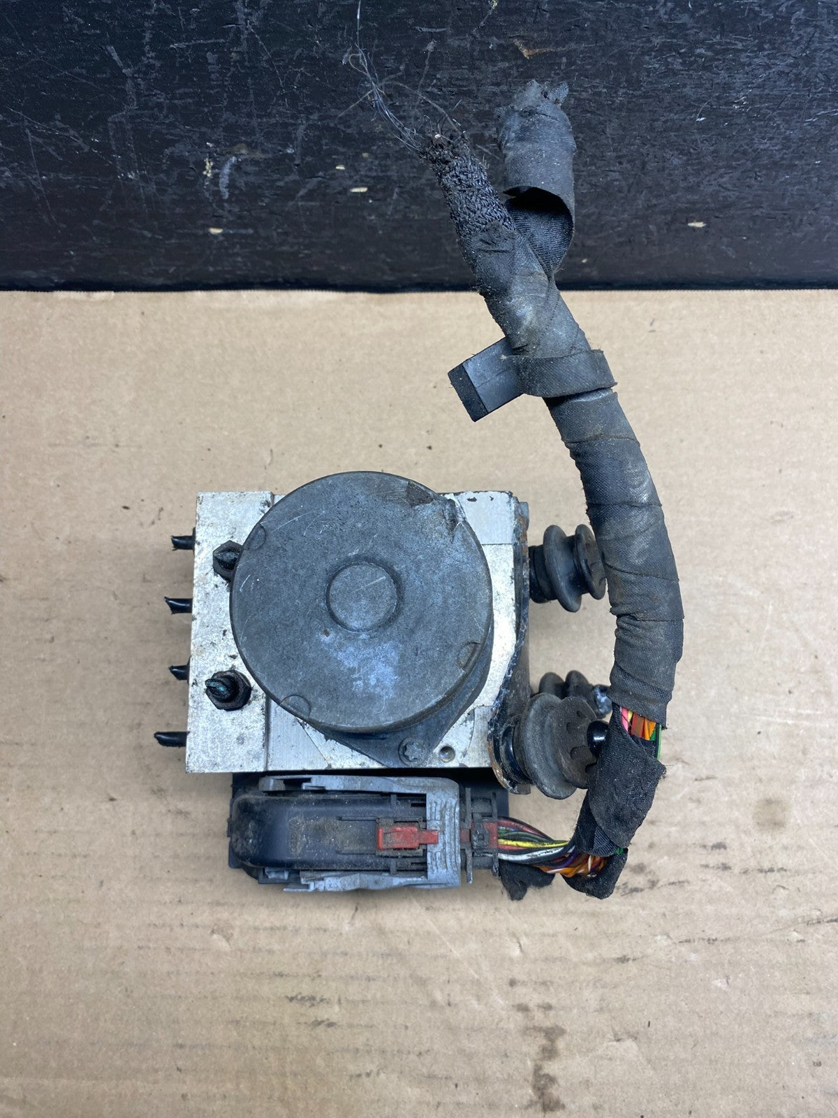 2009 to 2010 Audi A4 A5 ABS Anti-Lock Brake Pump 8k0614517da AE2116 DG5