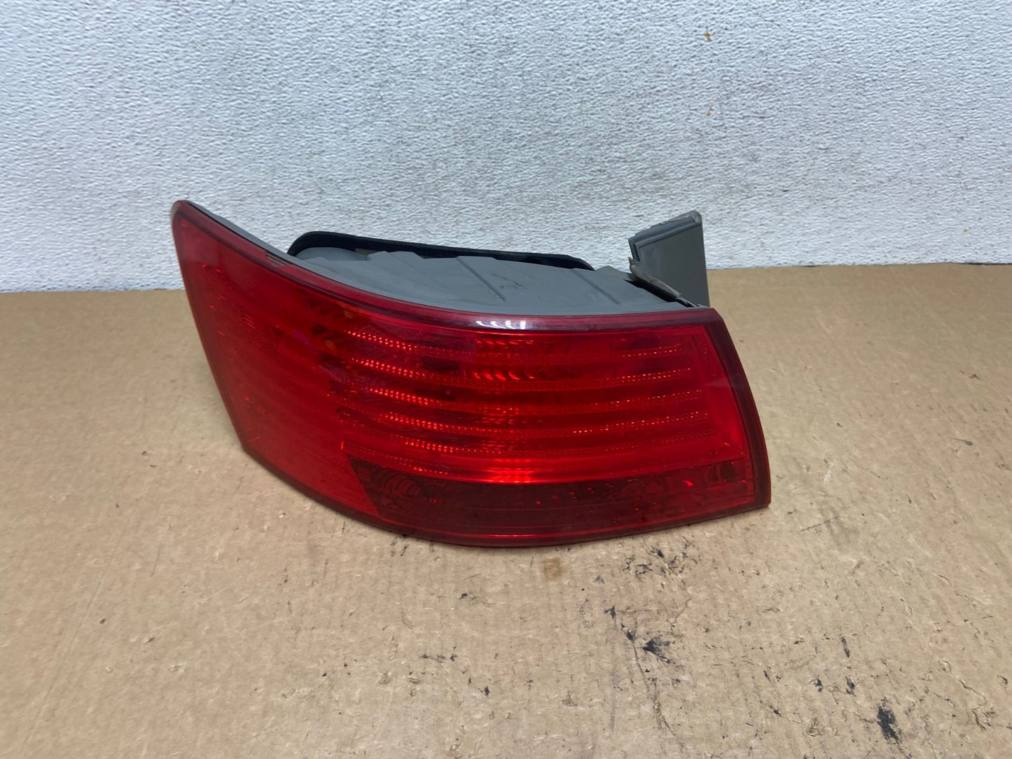 2009 to 2010 Hyundai Sonata Left Driver Lh Side Tail Light AG2414 LK0
