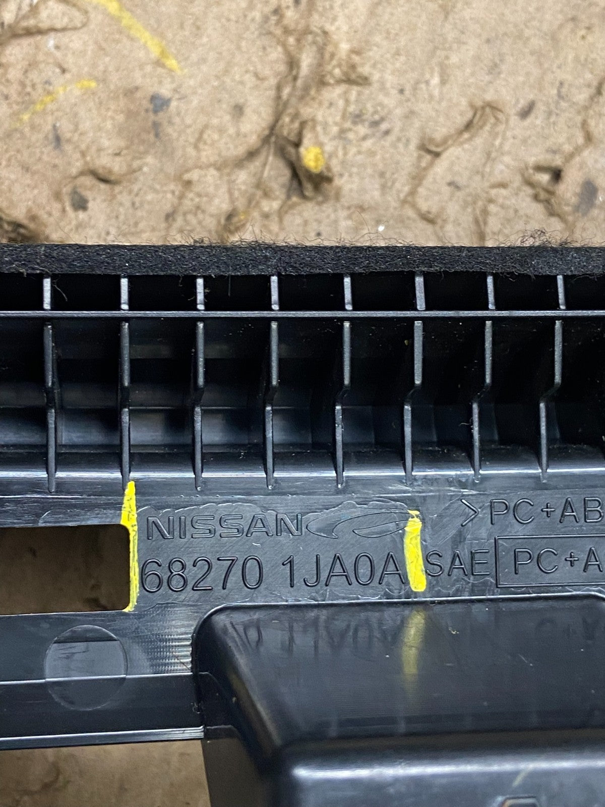 2011 to 2017 Nissan Quest Center Radio Trim Dash Panel Bezel t8881 DG5