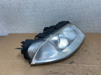 2001-2005 Volkswagen Passat Right RH Halogen Headlight Oem AB4939 DW2
