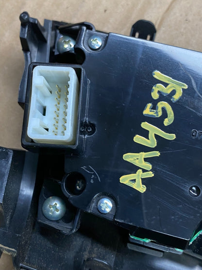 2009-2014 Nissan Murano AM FM Radio CD Control Panel AA4531 DG6