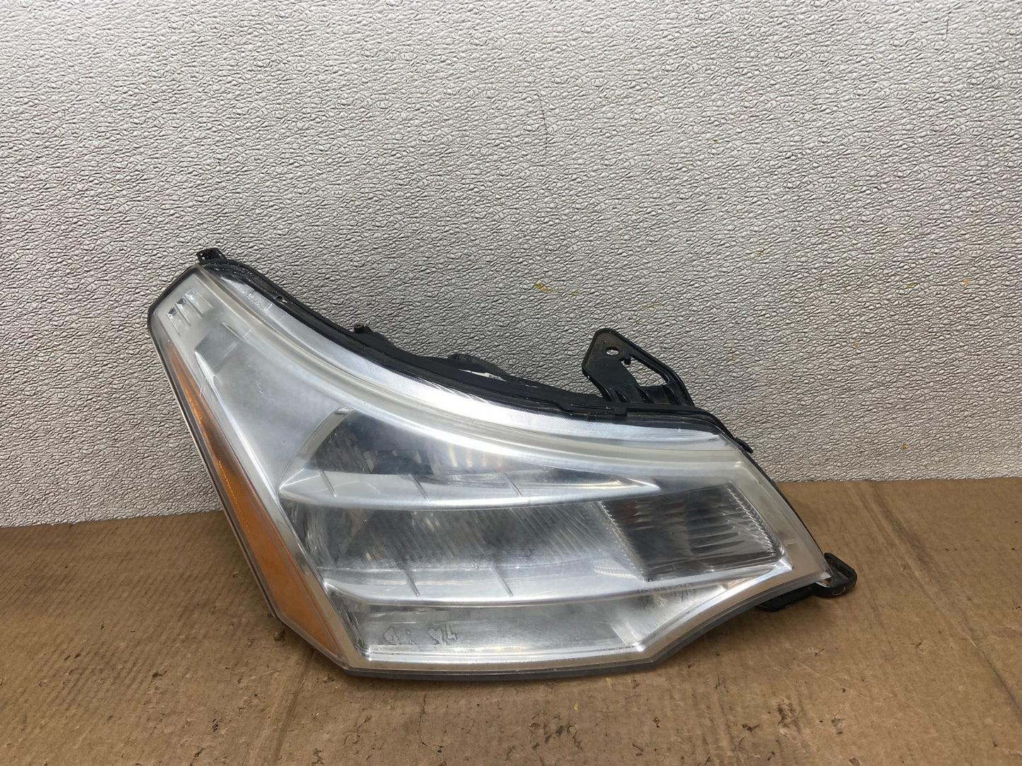 2008 2009 2010 2011 Ford Focus Right Passenger Rh Side Headlight AA6692 DW0
