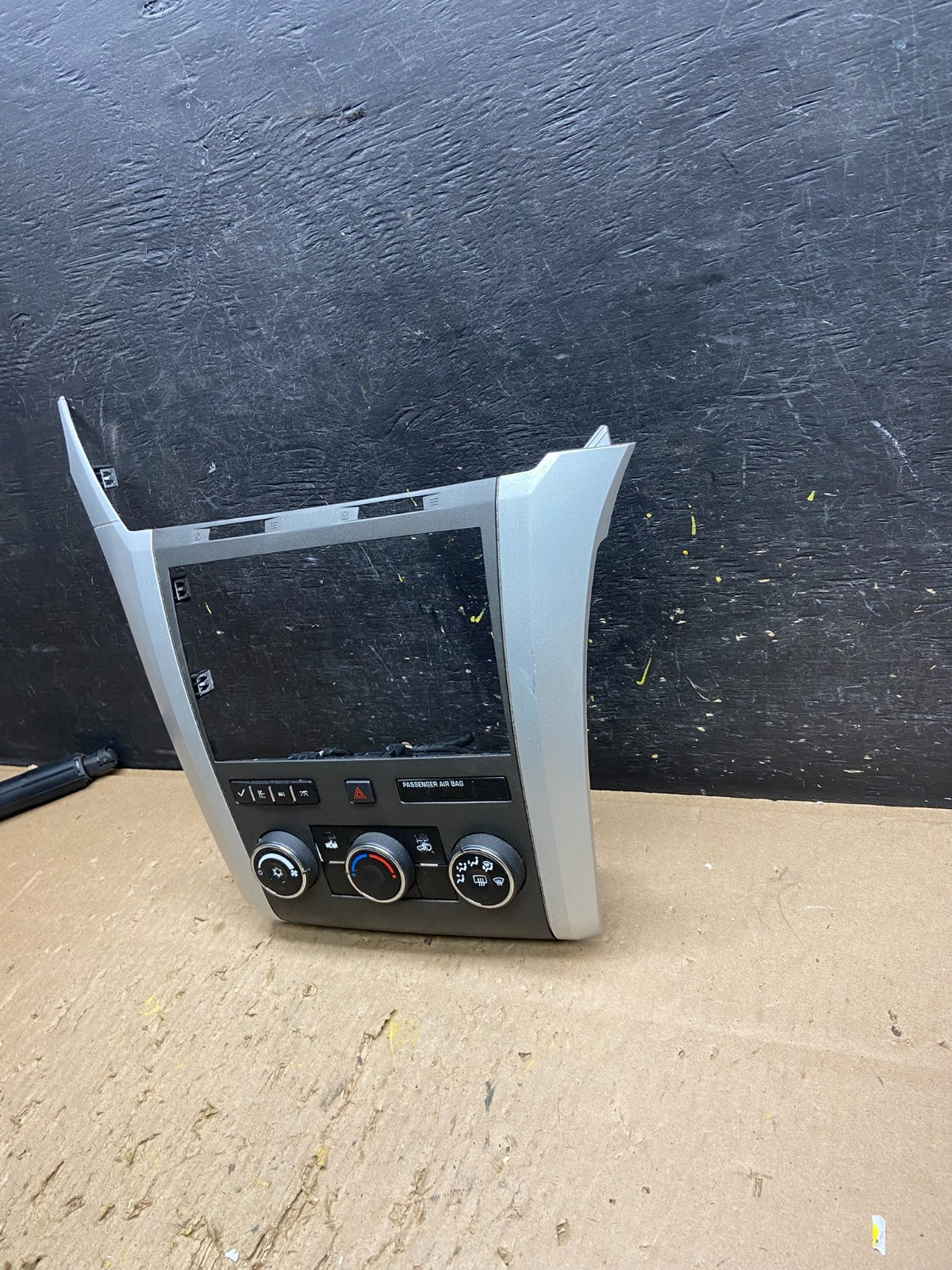 2008 to 2012 Chevrolet Traverse AC Heater Climate Control Unit T8712 DG2