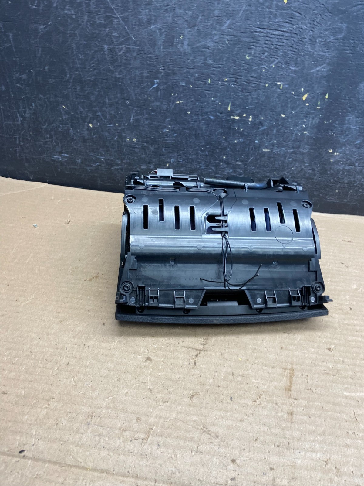 2008 to 2011 Mercedes W204 C300 Dashboard Navigation Display AH3822 DG4