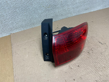 2006-2007 Subaru Tribeca B9 Right Passenger Rh Side Tail Light Oem Z4048 DW2