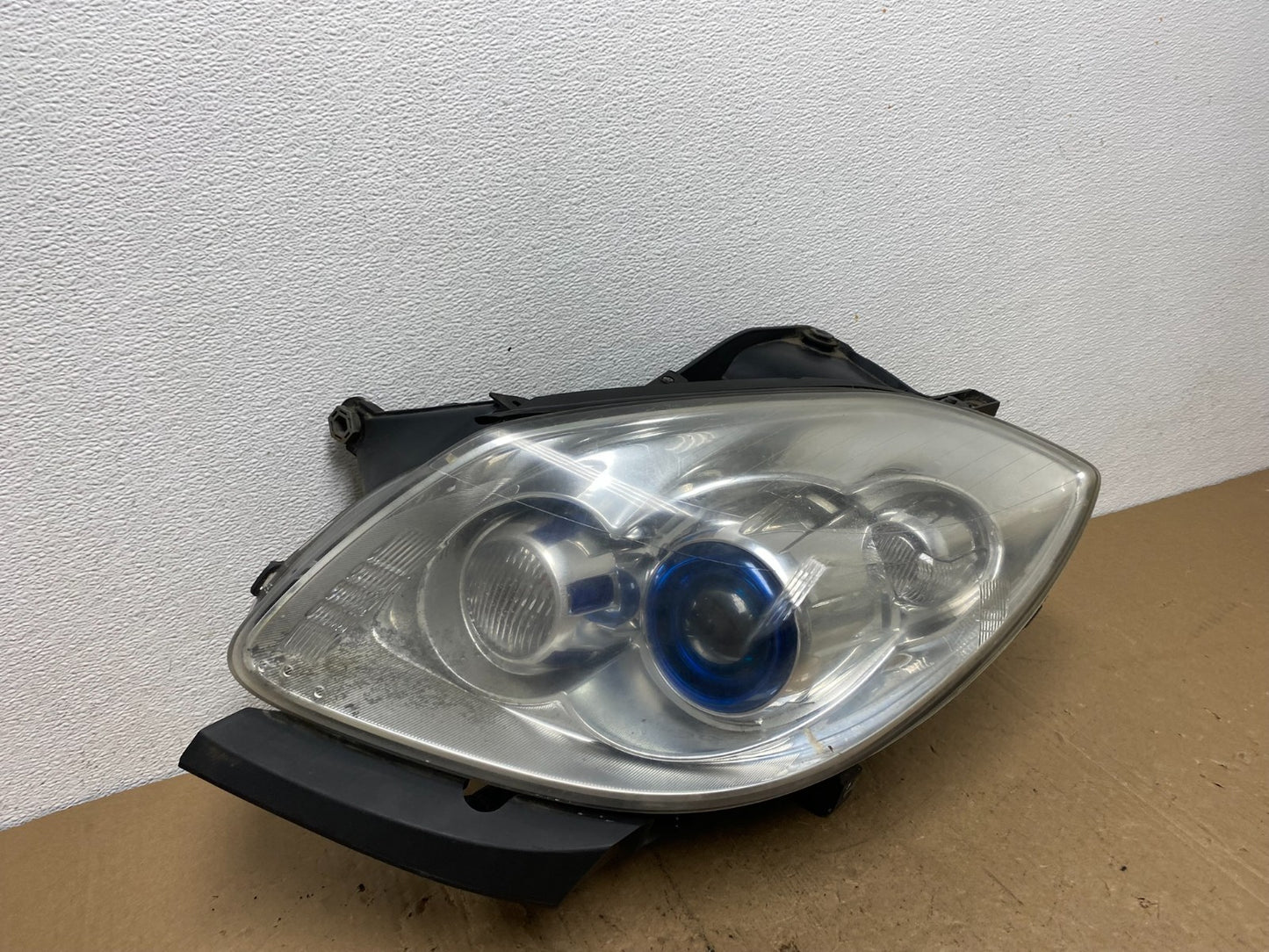 2008-2012 Buick Enclave Left Driver Headlight Xenon Hid One Ballast AC60522