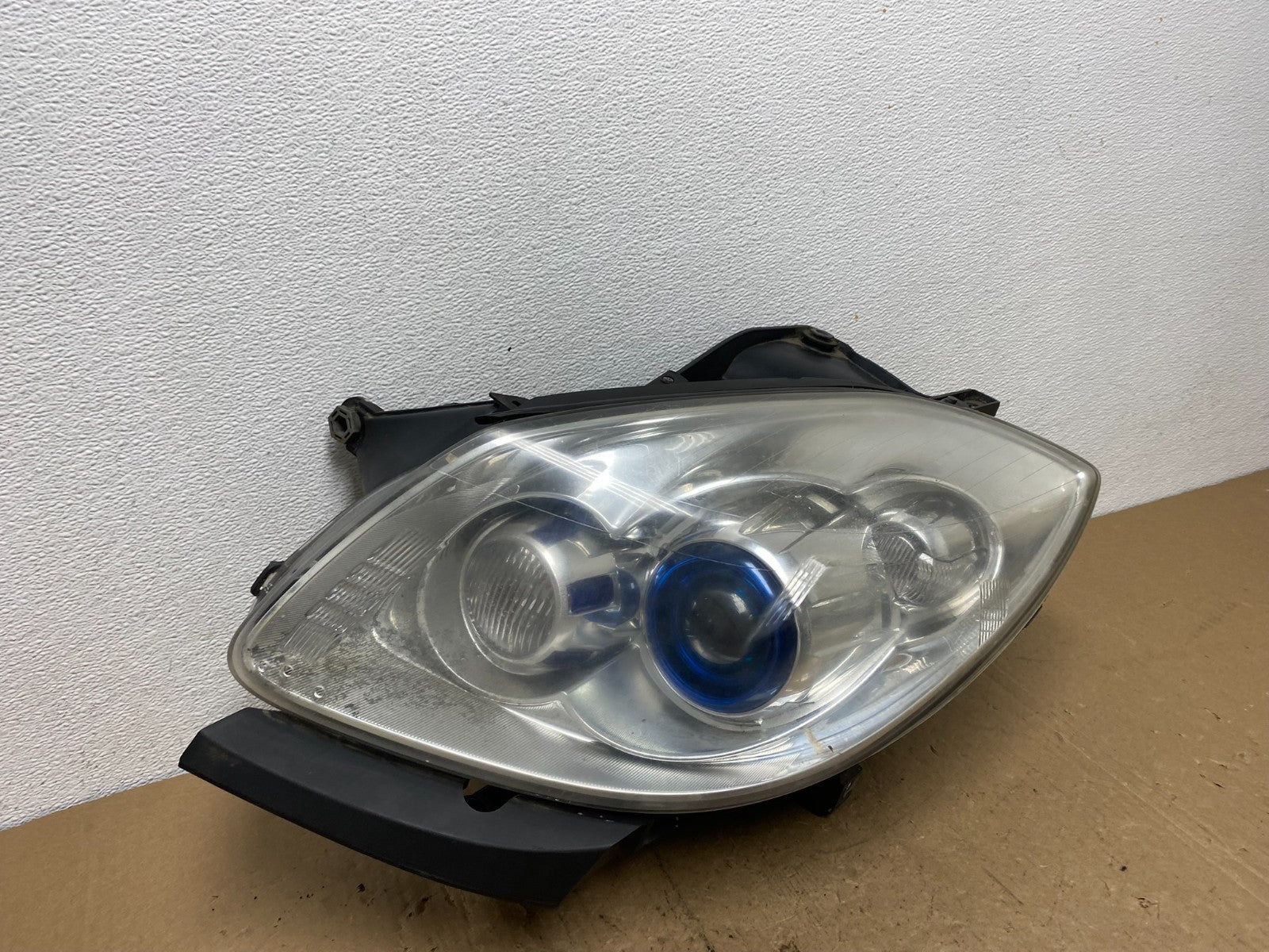 2008-2012 Buick Enclave Left Driver Headlight Xenon Hid One Ballast AC60522