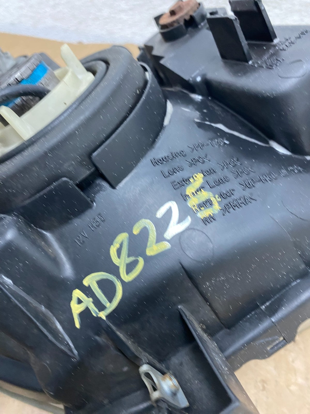 2005-2007 Nissan Pathfinder Halogen Headlight Left Driver LH AD8226 DW9