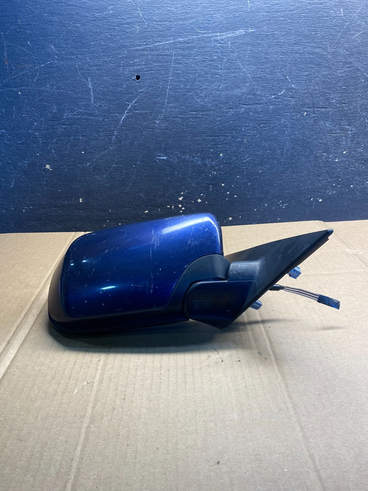 2001 to 2006 BMW 325i Right Passenger Side View Door Mirror OEM AB0789 MS3