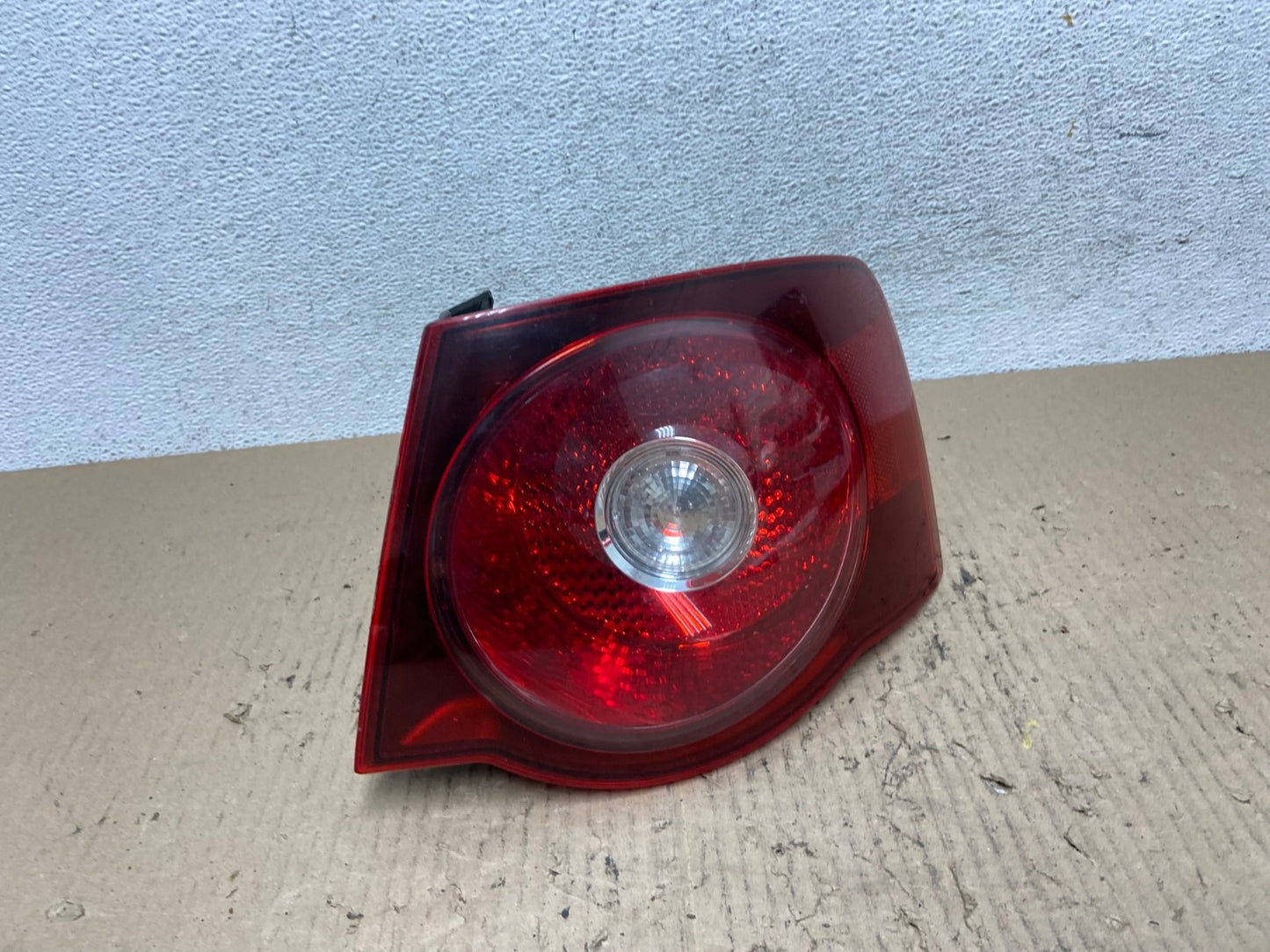 2008 2009 2010 Volkswagen Jetta Right Passenger RH Side Tail Light AF6988 LK0